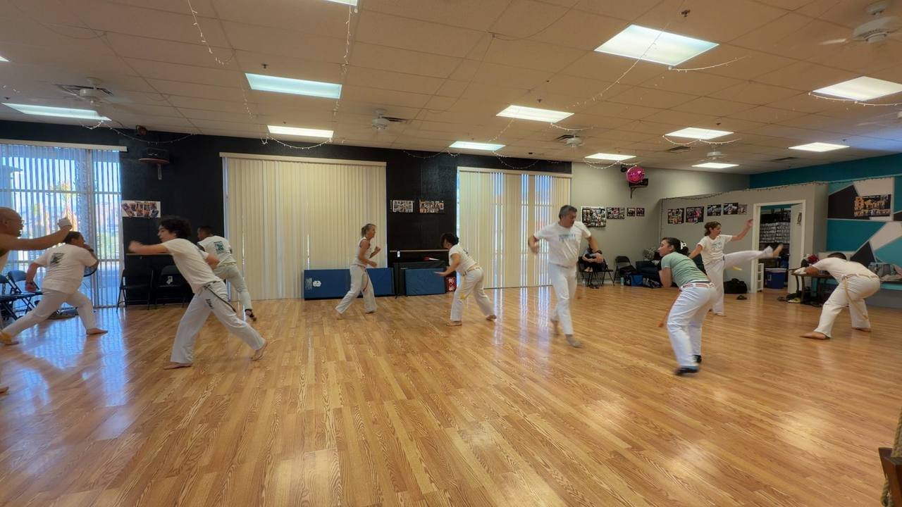 A class working the movement together, Palm Springs