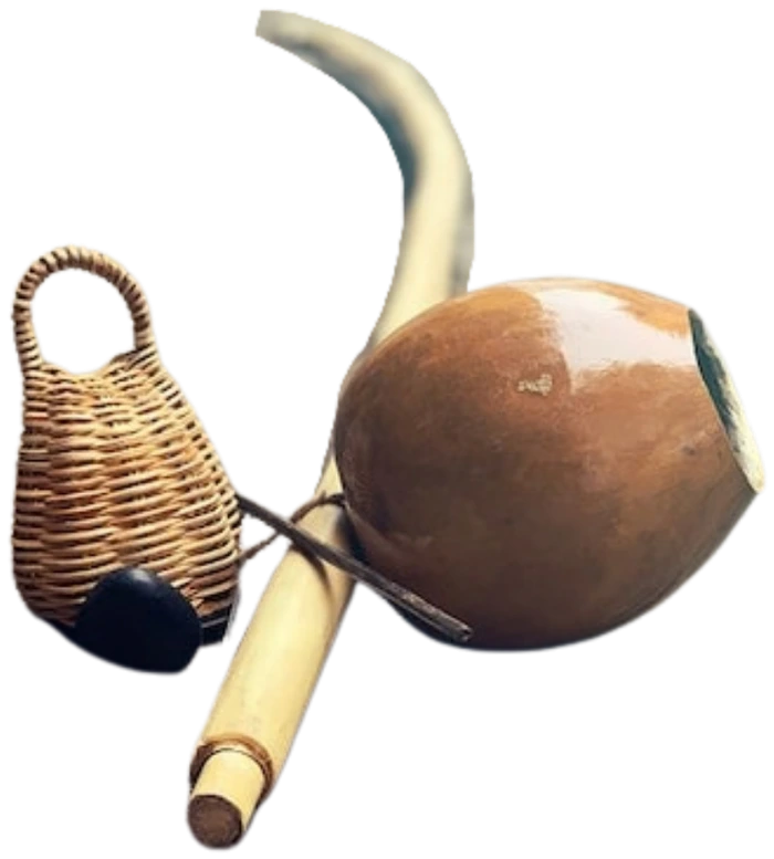 Mestre Mindinho singing on the berimbau